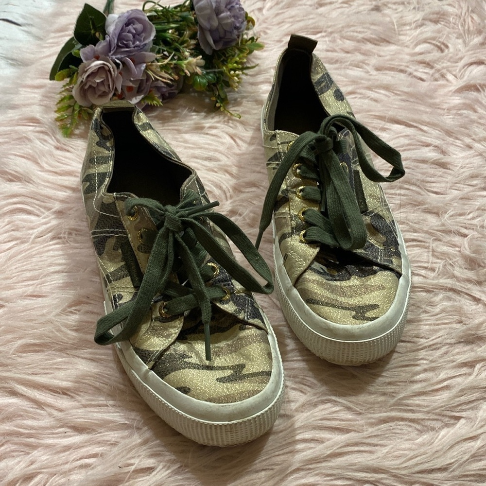 Superga Camo Sneakers sz 7